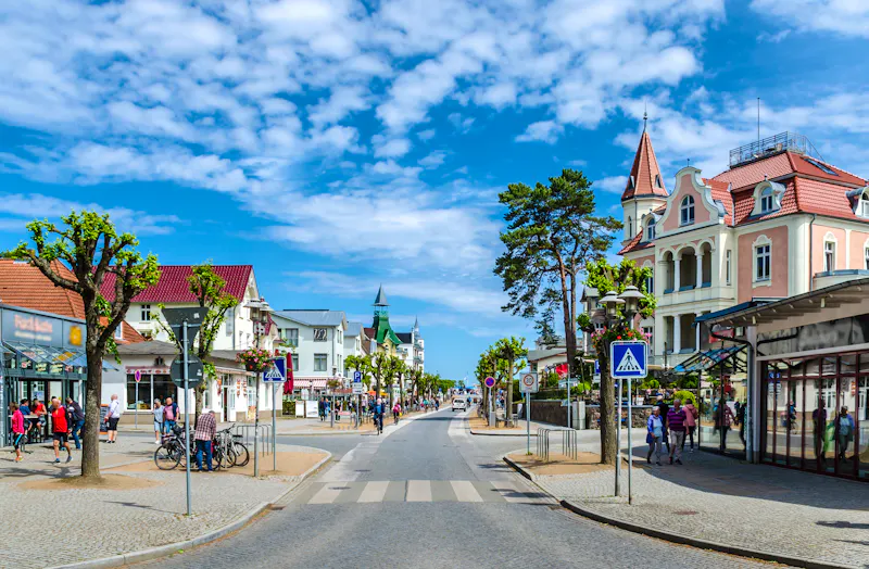 Neue Strandstraße in Zinnowitz auf Usedom - &copy;riebevonsehl - stock.adobe.com