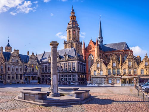 Marktplatz in Veurne - Flandern &ndash; &copy; Gus Martinié - stock.adobe.com