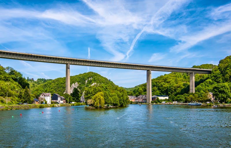 Der Fluss Maas bei Dinant in Belgien - ©Nancy Pauwels - stock.adobe.com
