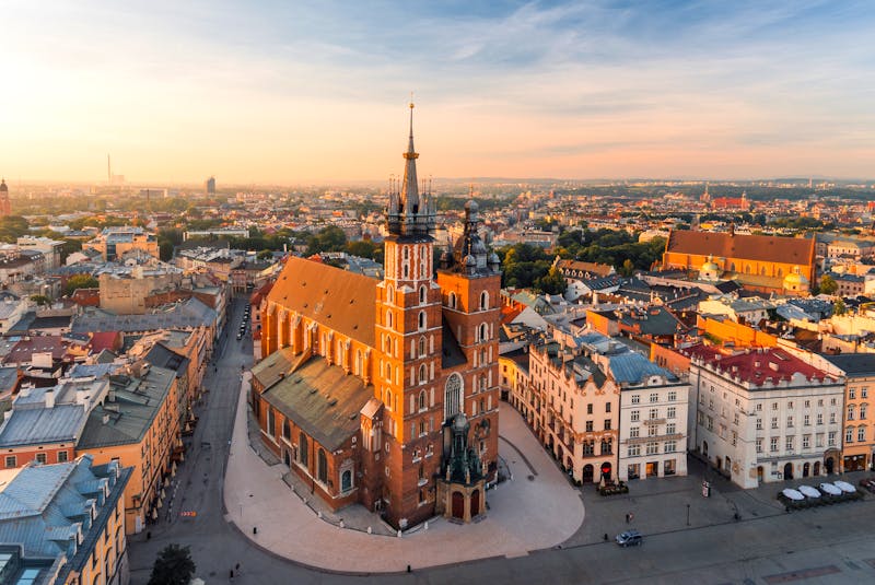 Marienkirche und Rynek in Krakau - ©dendidenko - stock.adobe.com