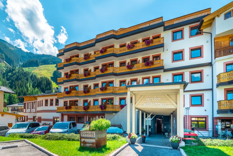 JUFA Alpenhotel in Saalbach - Hintereingang – ©JUFA Alpenhotel in Saalbach 