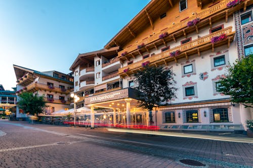 JUFA Alpenhotel in Saalbach - EIngang &ndash; &copy; JUFA Alpenhotel in Saalbach 