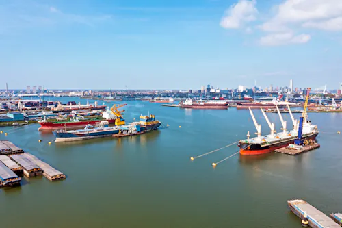 Hafen von Rotterdam - Europoort Niederlande &ndash; &copy; Nataraj - stock.adobe.com