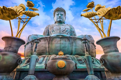 Der Große Buddha am Nofukuji-Temple in Kobe &ndash; &copy; coward_lion - stock.adobe.com
