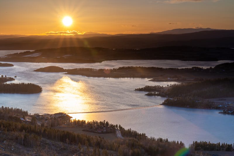 Sonnenuntergang über dem Steinsfjord in Krokkleiva - Norwegen  - ©Dreamnordno - stock.adobe.com