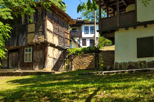 Haus aus dem 19.  Jahrhundert im Dorf Oreshak  &ndash; &copy; Stoyan Haytov - stock.adobe.com