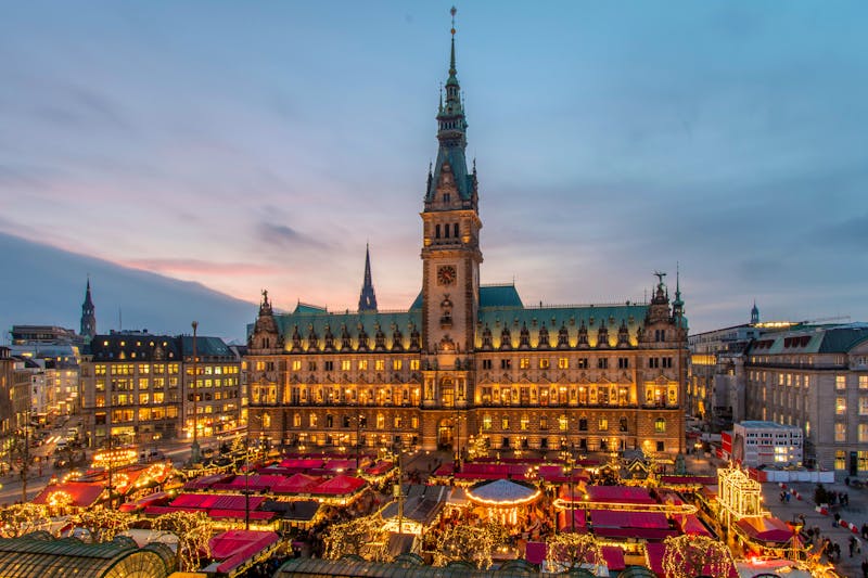 Weihnachtsmarkt auf dem Rathausmarkt in Hamburg   - ©Ingmar Gerckens  info@gerckens.photo
