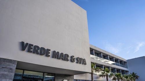 Hotel Eingang – © verdemarhotel.com