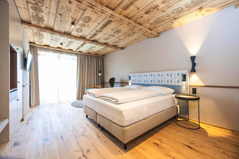 Zimmerbeispiel Blue Lake im Hotel Neue Post &ndash; &copy;PRI Tours GmbH