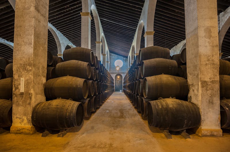 Sherry-Fässer in einer Bodega in Jerez de la Frontera - ©javarman - stock.adobe.com