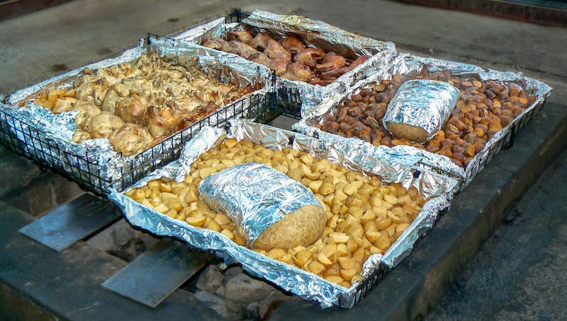Hangi-Abendessen  - ©The World Traveller - stock.adobe.com