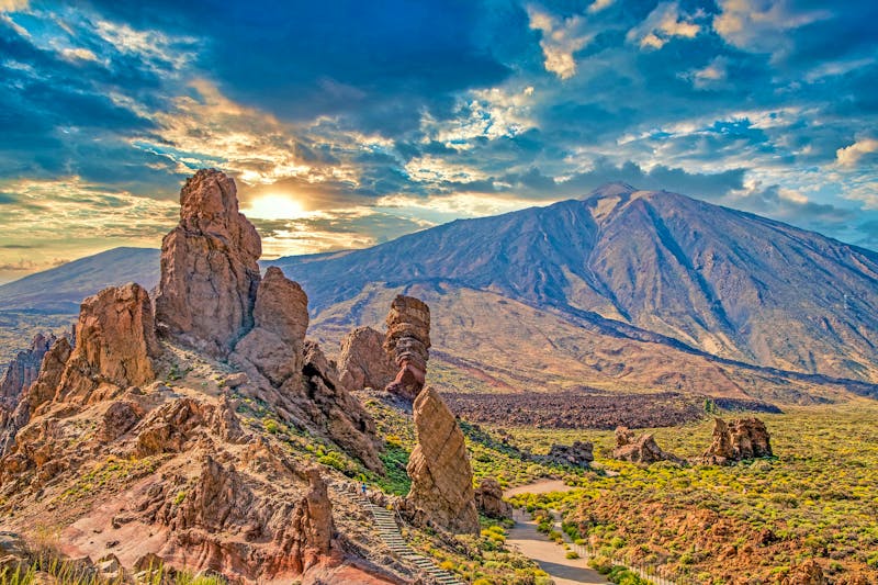 Roques de Garcia Stein und Teide Bergvulkan im Teide Nationalpark - ©Melinda Nagy - stock.adobe.com