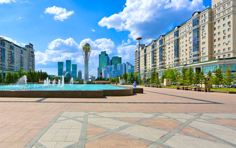 Astana - Stadtsicht auf den Bajterek-Turm - ©Gernod Loose - Eberhardt TRAVEL
