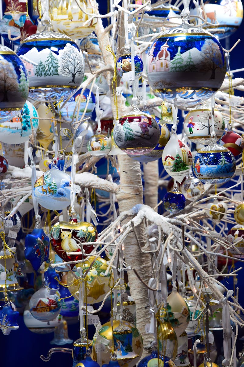 Traditioneller Baumbehang auf einem Weihnachtsmarkt im Trentino - ©Stefano Gasparotto - stock.adobe.com