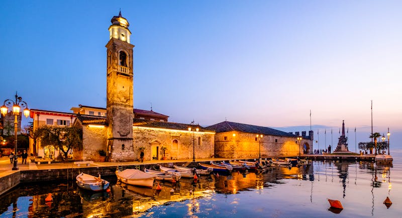 Lazise am Gardasee - Hafen in der Altstadt - ©Britta und Ralph Hoppe - www FooTToo de