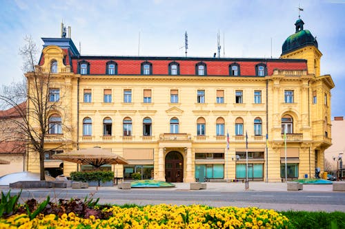 Rathaus von Celje in Slowenien &ndash; &copy; Roman Babakin - stock.adobe.com