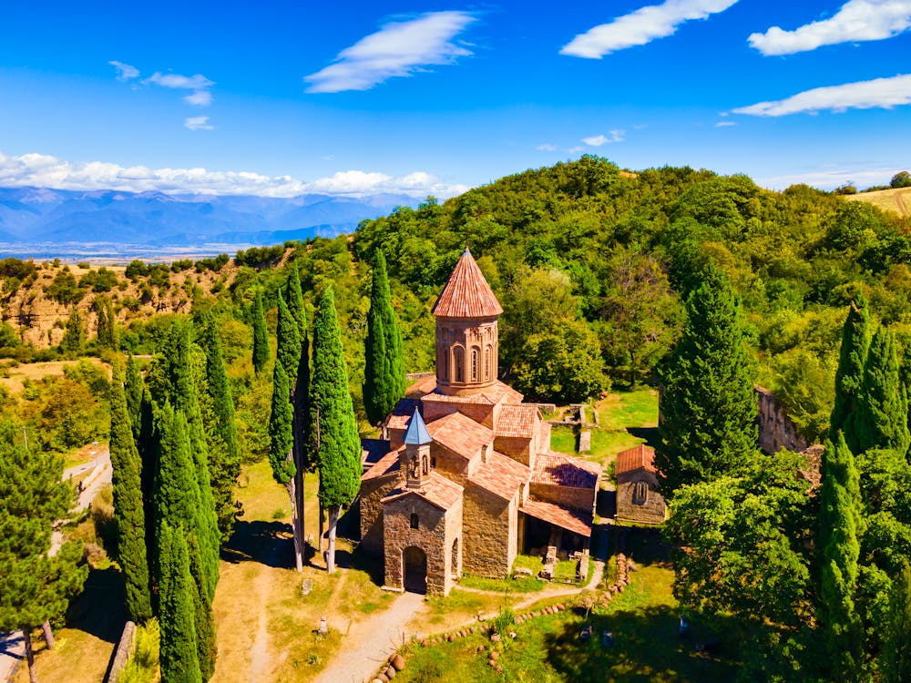 Kloster Ikalto bei Telawi in der Region Kachetien &ndash; &copy; saiko3p - stock.adobe.com