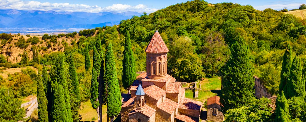 Kloster Ikalto bei Telawi in der Region Kachetien – © saiko3p - stock.adobe.com