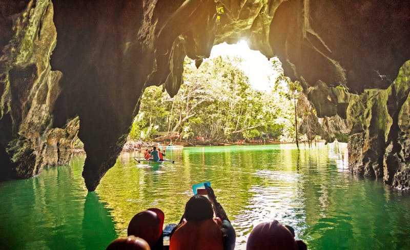 Bootsfahrt in den Höhlen bei Puerto Princesa - Insel Palawan  - ©Mirko Vitali - stock.adobe.com