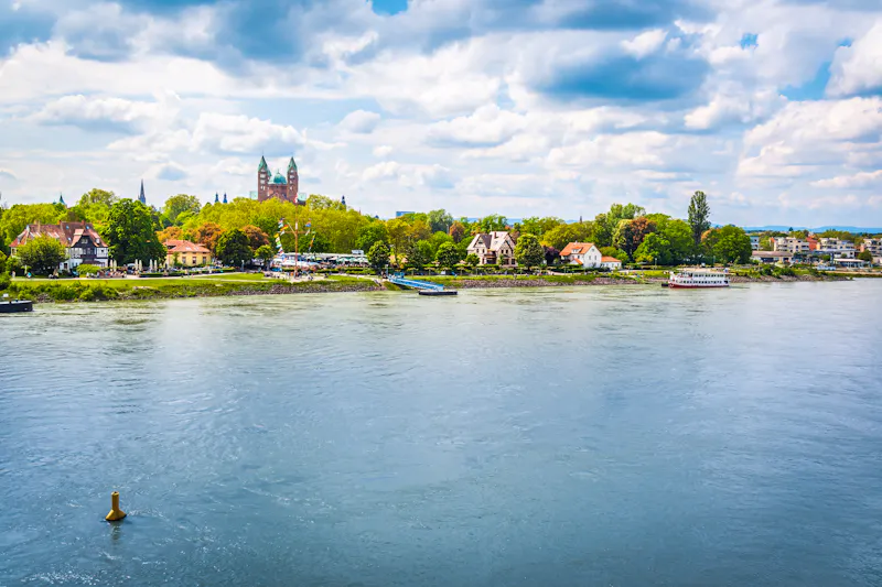 Speyer - Blick über den Rhein auf den Kaiserdom - &copy;Brebca - stock.adobe.com
