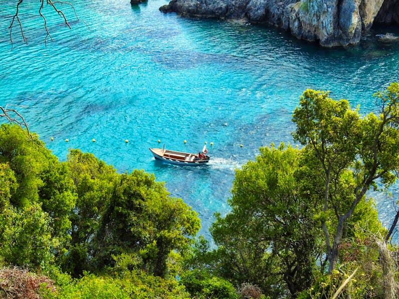 Traumhafte Bucht auf dem Weg nach Paleokastritsa auf der Insel Korfu - ©Sabine Letzybyll - Eberhardt TRAVEL