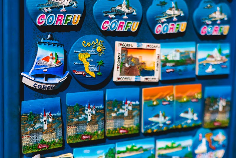 Souvenirs auf der Insel Korfu - ©tsuguliev - stock.adobe.com