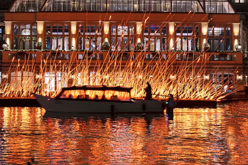 Amsterdam Light Festival - Lichtinstallationen auf den nächtlichen Grachten - ©anjokan - stock.adobe.com