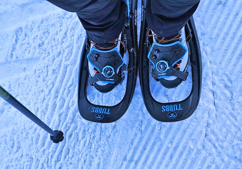 Die Schneeschuhe sind angelegt für unsere Schneeshuhwanderung - ©Ria Heilmann - Eberhardt TRAVEL