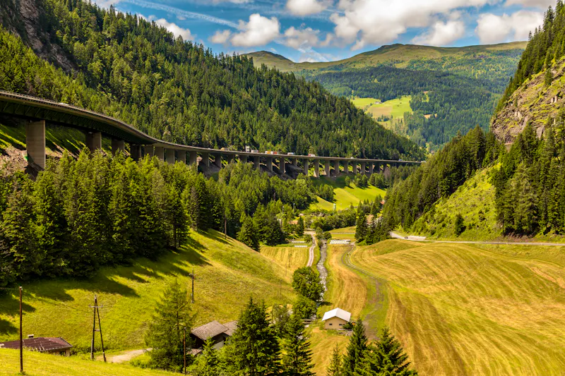 Viadukt der Brennerautobahn - &copy;arnold_oblistil - stock.adobe.com