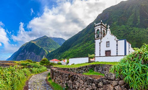Faja da Caldeira de Santo Cristo auf der Insel Sao Jorge  &ndash; &copy; Henner Damke - stock.adobe.com