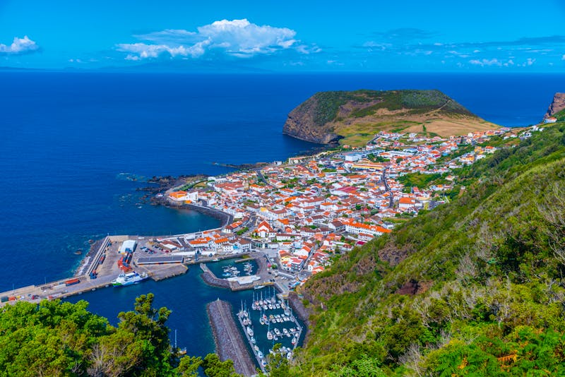 Velas - Hauptstadt der Insel Sao Jorge - ©dudlajzov - stock.adobe.com