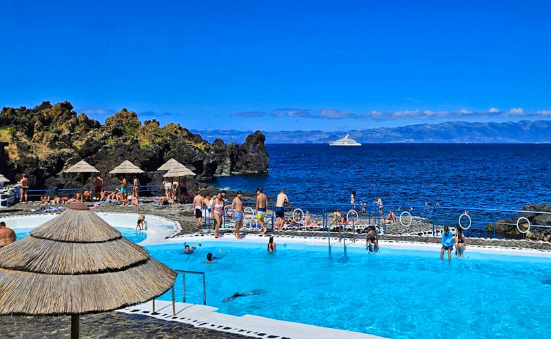 Santo Antonio Pool und Meerwasserbecken auf der Insel Pico - ©Ria Heilmann - Eberhardt TRAVEL