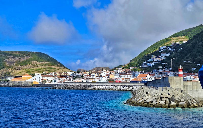 Insel Sao Jorge - Hafen von Velas - &copy;Ria Heilmann - Eberhardt TRAVEL