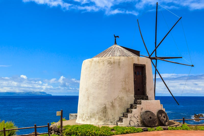 Windmühle auf der Insel  Corvo - ©Erika - stock.adobe.com