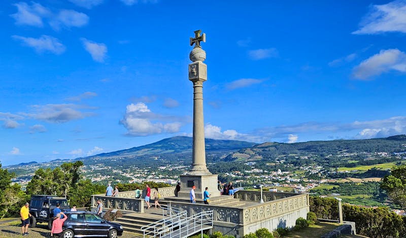 Blick vom Monte Brasil zum Santa Barbara Vulkan auf der Insel Terceira  - ©Ria Heilmann - Eberhardt TRAVEL
