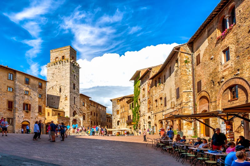 Bummel in San Gimignano in der Toskana - ©Sina Ettmer - stock.adobe.com