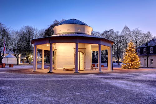 Brunnentempel im Kurpark von Bad Meinberg &ndash; &copy; Pixeldesigner - stock.adobe.com
