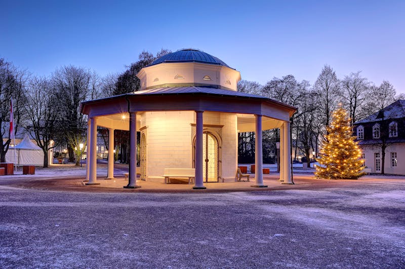 Brunnentempel im Kurpark von Bad Meinberg - ©Pixeldesigner - stock.adobe.com