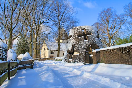 Kirche Bad in Meinberg im Winter &ndash; &copy; TwilightArtPictures - stock.adobe.com