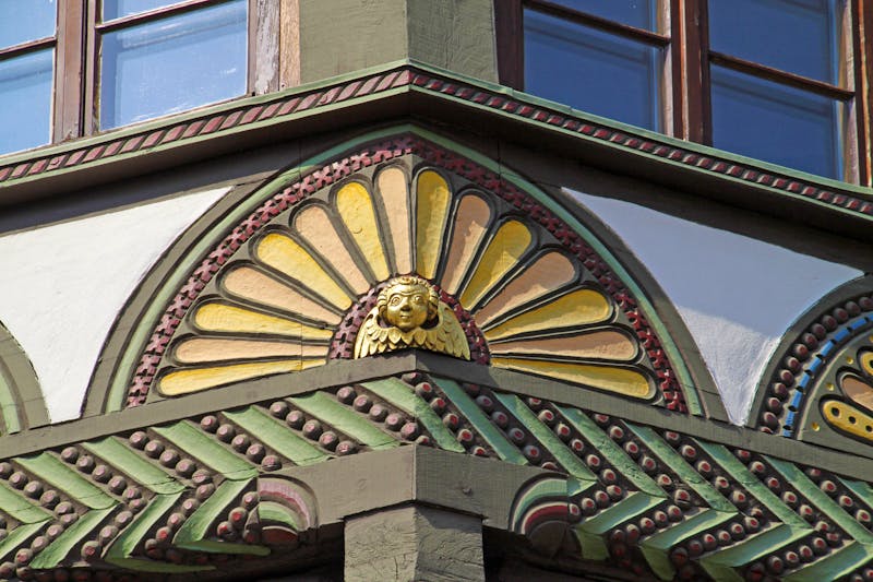 Kunstvoll verzierte Fachwerkhäuser in Höxter - Marktstraße  - ©Martina Berg - stock.adobe.com