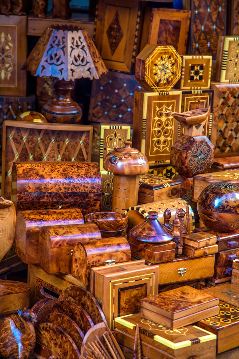 Kunsthandwerk aus Holz auf dem Markt von Essaouira - ©BGStock72 - stock.adobe.com