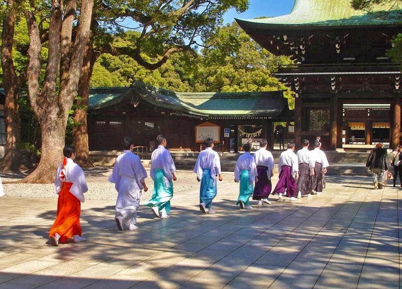 Meiji-Schrein - Bedienstete auf den Weg zur Arbeit - ©Hans-Joachim Trutz - Eberhardt TRAVEL