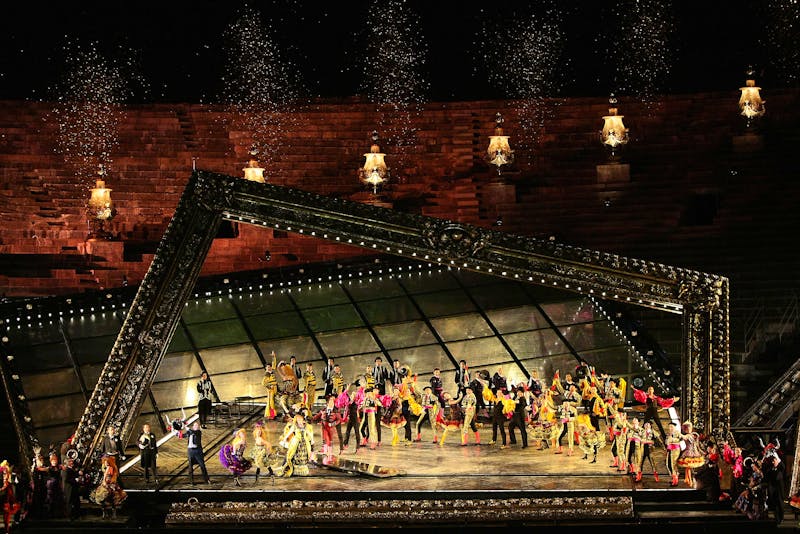 LA TRAVIATA beim Opernfestival in der Arena von Verona - ©Foto ENNEVI – Courtesy of Fondazione Arena di Verona 