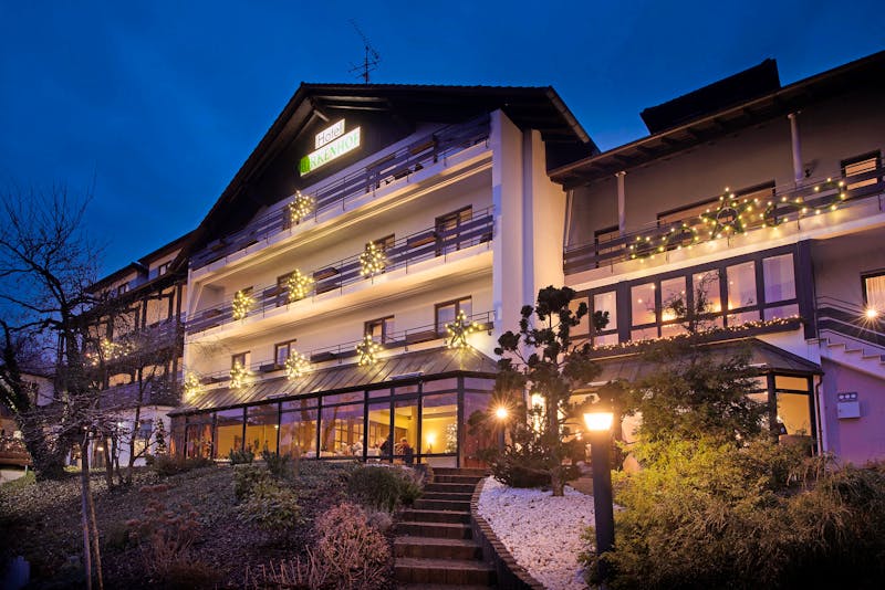 Hotel Birkenhof in Bad Soden-Salmünster - Eingang in der Nacht  - ©Hotel Birkenhof in Bad Soden-Salmünster