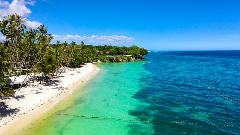 Alona Beach auf Panglao Island vor der Insel Bohol - ©Alex Traveler - stock.adobe.com