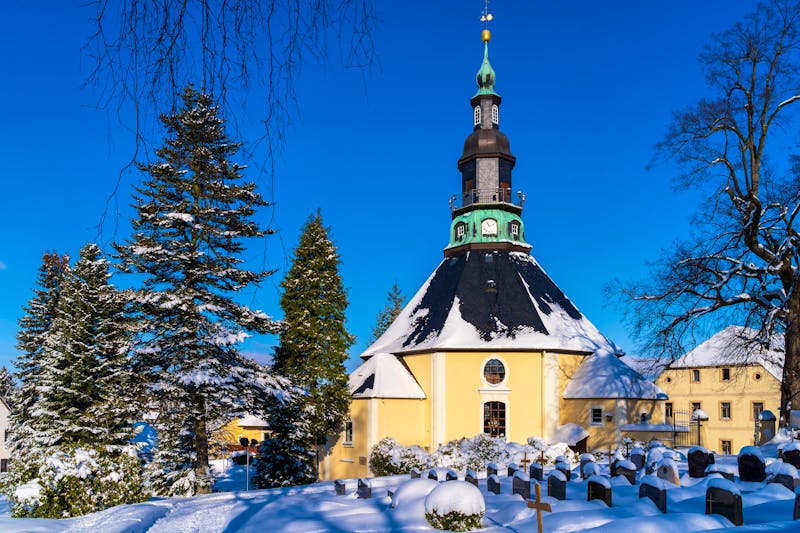 Bergkirche in Seiffen im Erzgebirge - ©htpix - stock.adobe.com