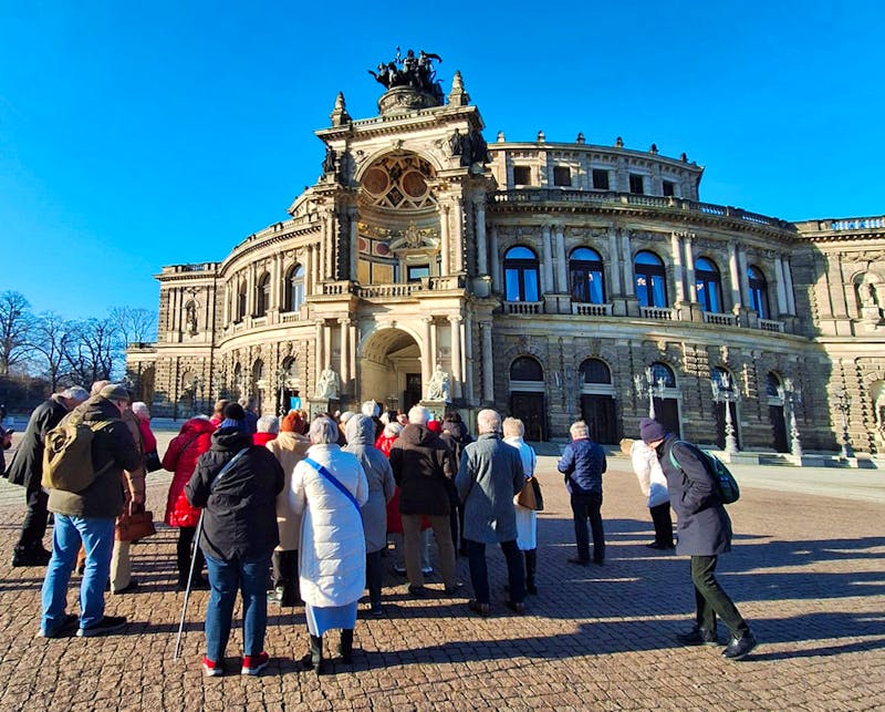 Reisegruppe an der Semperoper in Dresden - ©Katrin Deutschbein - Eberhardt TRAVEL