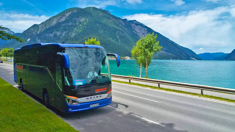 Eberhardt-Reisebus am Achensee - &copy;Jan Tuzar - SATRA Eberhardt