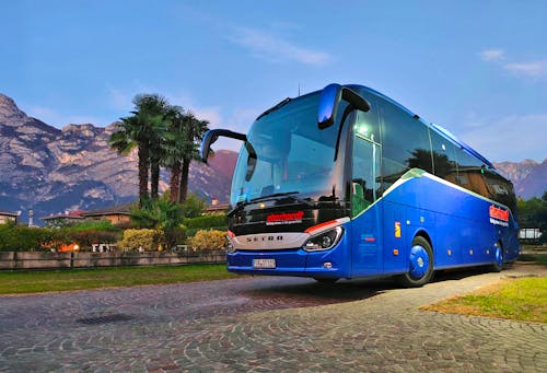 Eberhardt-Reisebus am Gardasee &ndash; &copy; Jan Tuzar - SATRA Eberhardt