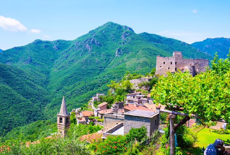 Mittelalterliches Bergdorf Castelvecchio di Rocca Barbena  - ©Thierry Hoarau - stock.adobe.com